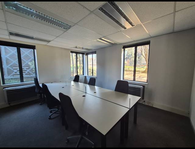 555M² OFFICE TO LET IN SANDTON CENTRAL